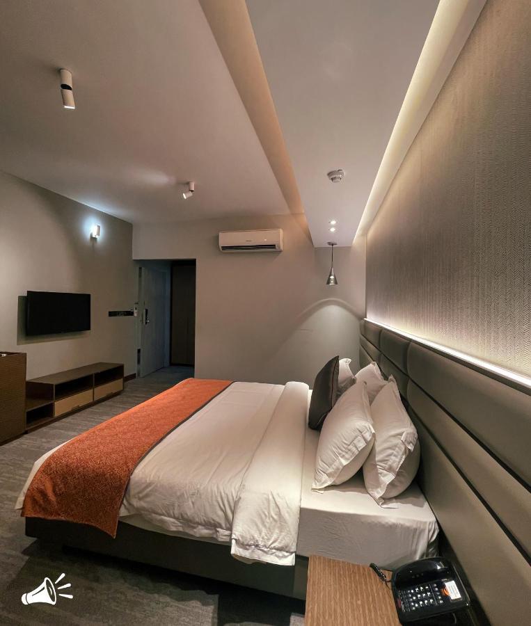 Hotel Omni Residency Dhaka Zewnętrze zdjęcie